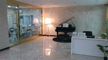 Ev Chain Guro Parkside Hotel 3*